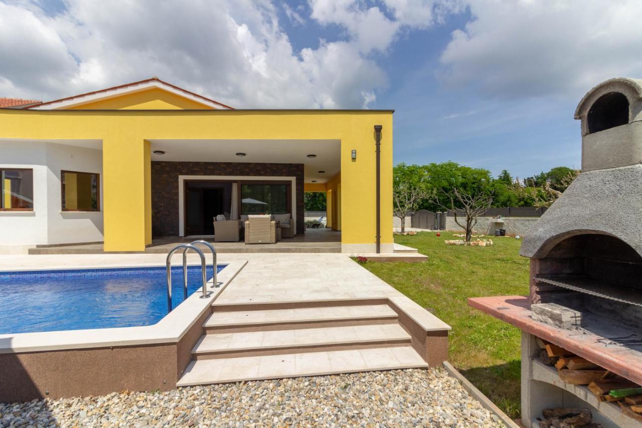Modern Villa Eve In Medulin With Pool Near The Beach Dış mekan fotoğraf