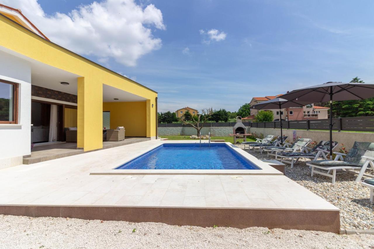 Modern Villa Eve In Medulin With Pool Near The Beach Dış mekan fotoğraf